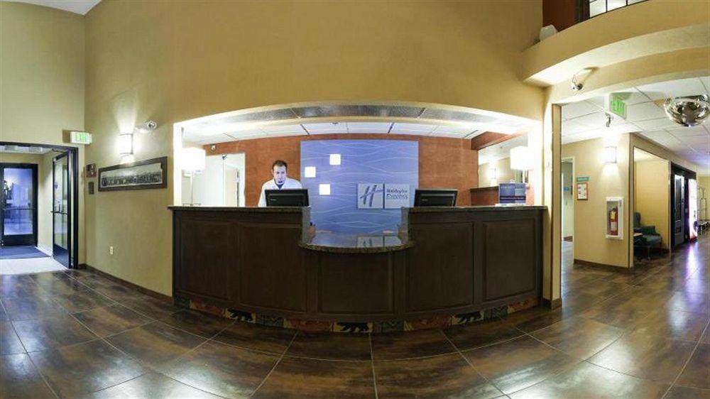 Holiday Inn Express Hotel & Suites Raton, An Ihg Hotel Extérieur photo