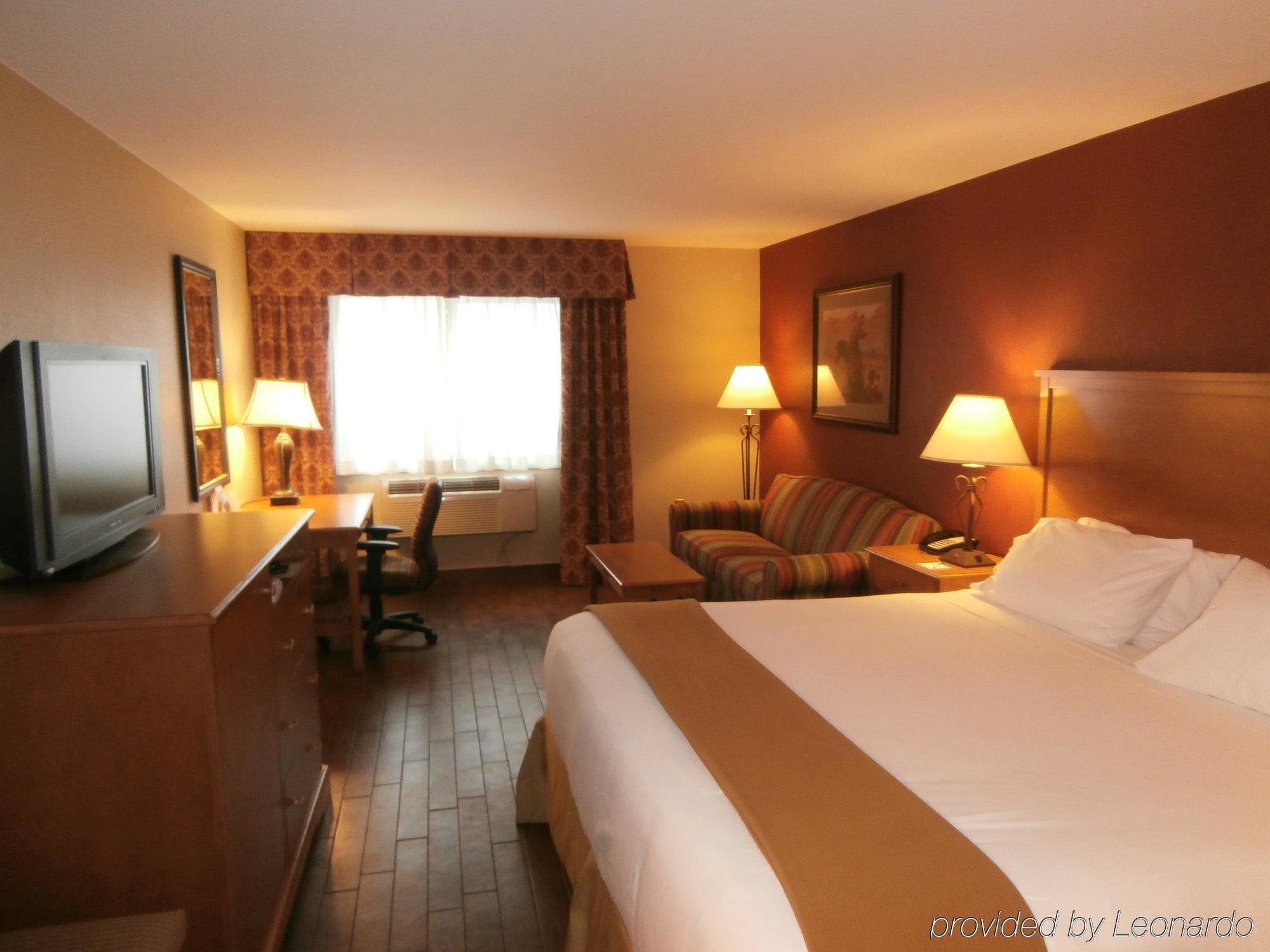 Holiday Inn Express Hotel & Suites Raton, An Ihg Hotel Extérieur photo